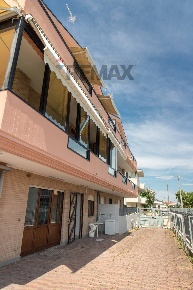 Foto Case semi ndipendenti in Via Giuseppe Toppeta 29/1, Pescara di 220 m²