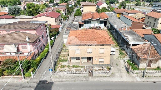 Foto Villa unifamiliare in Via Gramatica 27, Gottolengo Centro di 260 m²