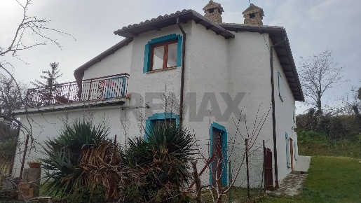 Foto Rustico in Via Campi Lunghi (ex Palazzo di Avenale) 42, Cingoli