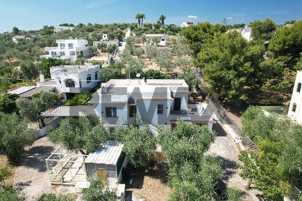 Foto Appartamento in Località Defensola snc, Vieste di 251 m² con 11 locali