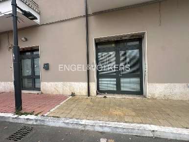 Foto Locale commerciale in Via Benedetto Croce 105, Pescara di 178 m²