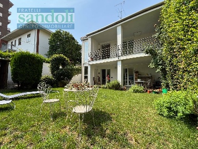 Foto Casa indipendente in Via Righi, Vercelli Semicentro di 160 m²