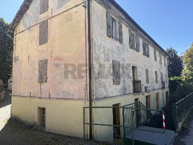 Foto Appartamento in Via Feltre 43, Belluno Centro di 120 m² con 4 locali