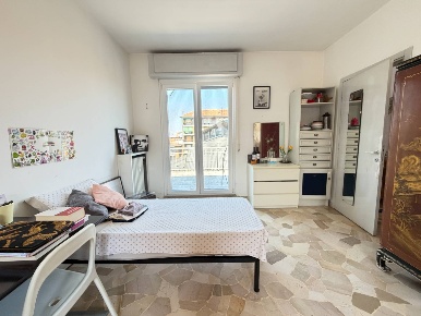 Foto Stanza in Via Paolo Gerolamo Biumi, Milano di 80 m² con 3 locali