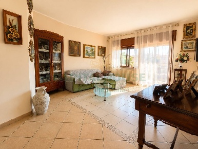 Foto Appartamento in VIA S. MARIA C.V, Capua di 140 m² con 4 locali