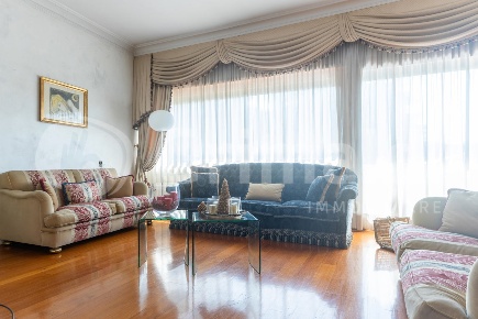 Foto Villa a schiera in del Poggio Laurentino, Roma Eur di 270 m²