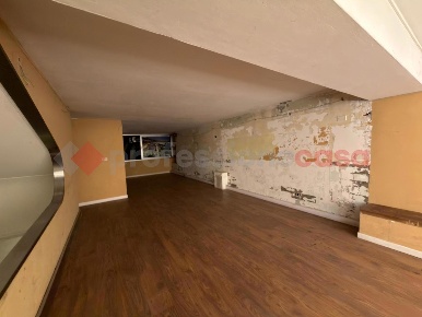 Foto Negozio a Arezzo Porta Santo Spirito - Stazione di 235 m² con 3 locali