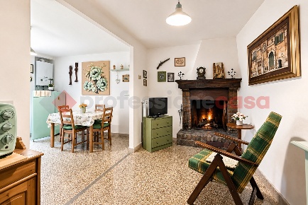 Foto Casa indipendente in Via Vittorio emanuele 81, Vico nel Lazio Centro
