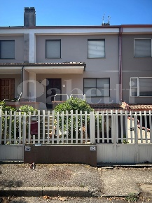 Foto Villa a schiera in Via VERGA 103, Oristano Centro di 210 m² in vendita