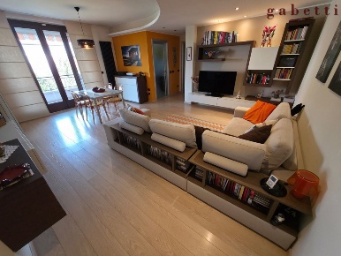 Foto Appartamento in Via Vittime delle Foibe 13, Cornaredo Centro di 101 m²