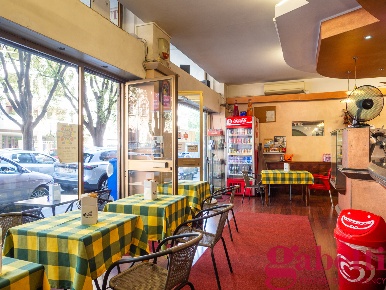 Foto Bar in Via Teodorico 7, Milano Sempione di 96 m² con 1 locali