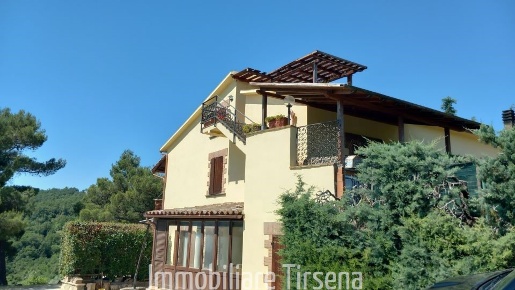 Foto Casa indipendente a San Venanzo di 300 m² in vendita