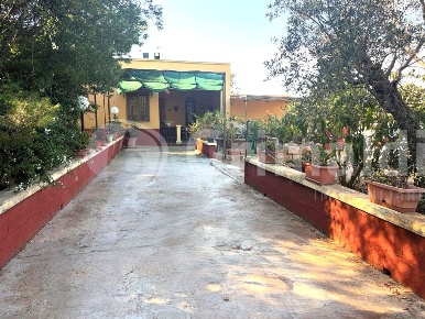 Foto Villa singola in Contrada Curlo, Sannicola di 75 m² con 5 locali