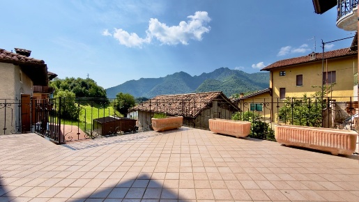 Foto Appartamento in Via per Noffo 29, Pertica Alta di 128 m² con 5 locali