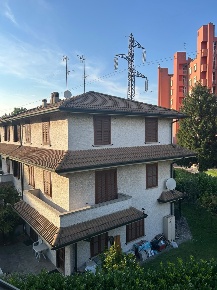 Foto Villa bifamiliare in Via Filippo Beltrame 20, Vimodrone di 273 m²