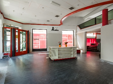 Foto Locale commerciale in Corso Peschiera, Torino Cenisia di 198 m²