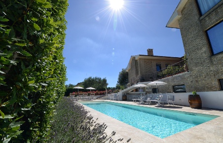 Foto Villa unifamiliare a Barbara di 1021 m² con 21 locali in vendita