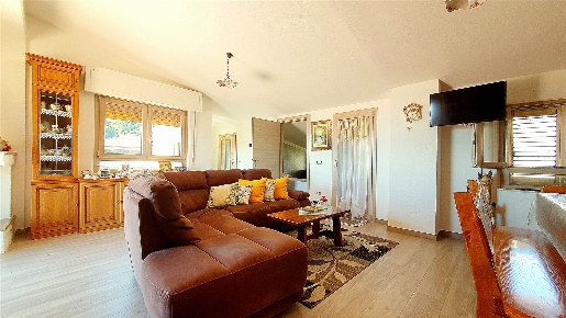 Foto Appartamento in Via Siccardi 8, Lanusei Centro di 118 m² con 4 locali