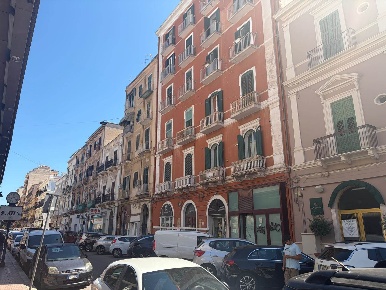 Foto Negozio in Acclavio 77, Taranto Borgo di 84 m² in vendita