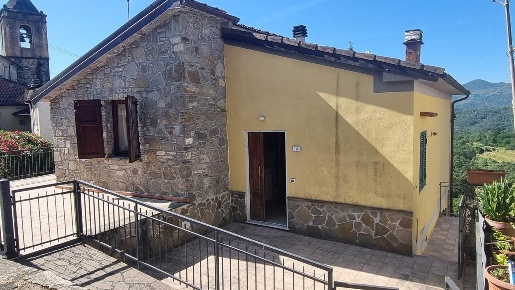 Foto Appartamento a Fivizzano Centro di 70 m² con 3 locali in vendita