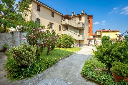 Foto Appartamento in Via Stefano Biffi 1, Mezzago Centro di 120 m²