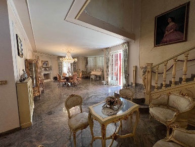 Foto Villa unifamiliare in Via Bellini 5, Montecorvino Pugliano di 1147 m²