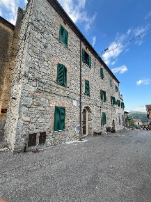 Foto Appartamento a Roccastrada di 85 m² con 5 locali in vendita