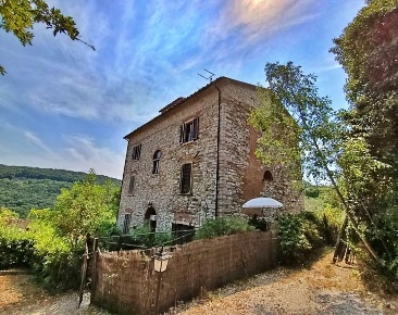 Foto Appartamento in Via di Suvereto 19, Sassetta di 106 m² con 6 locali