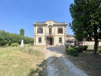 Foto Case semi ndipendenti a Borgo Virgilio Romanore di 422 m² con 4 locali
