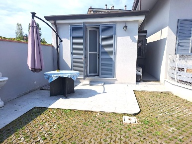 Foto Case semi ndipendenti a Carrara Marina di Carrara di 55 m² in affitto