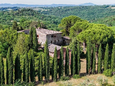 Foto Casale a Gaiole in Chianti di 530 m² con 16 locali in vendita