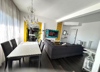 Foto Attico a Pontedera Centro di 106 m² con 5 locali in vendita