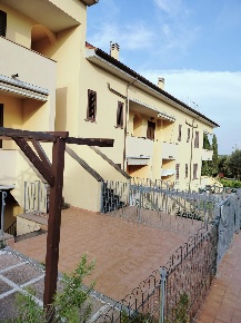 Foto Villa bifamiliare a Riparbella di 45 m² con 2 locali in vendita