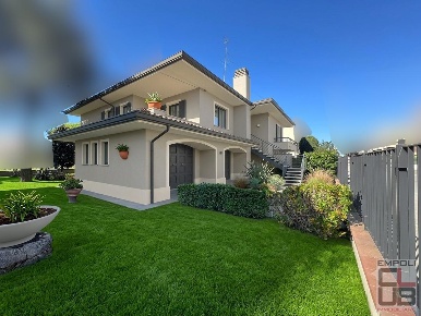 Foto Villa unifamiliare a Empoli Pretura - Sanzio di 370 m² con 12 locali