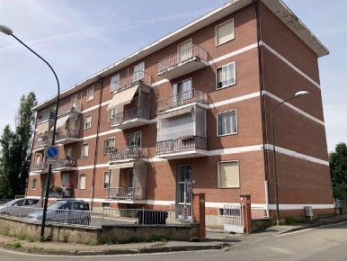 Foto Appartamento a Chieri Semicentro di 93 m² con 4 locali in vendita