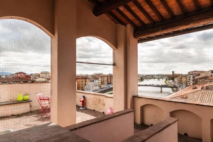Foto Attico a Pisa San Francesco di 80 m² con 4 locali in affitto