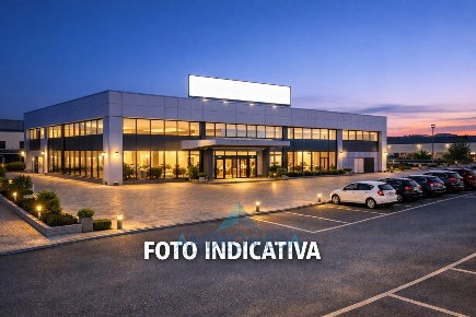 Foto Locale commerciale a Ercolano Centro di 860 m² con 7 locali in vendita