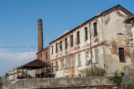 Foto Capannone industriale a Ivrea di 4073 m² con 10 locali in vendita