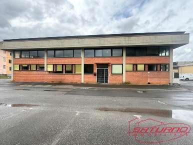 Foto Capannone industriale a Capannori Verciano - Guamo di 610 m²