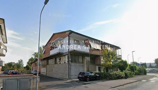 Foto Magazzino a Pontedera Oltrera di 556 m² con 1 locali in vendita