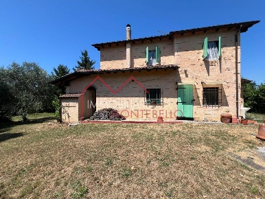 Foto Rustico a Camaiore Camaiore Paese di 250 m² con 6 locali in vendita