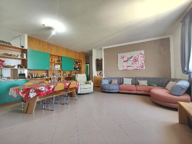 Foto Casa indipendente a Cerreto Guidi Stabbia di 280 m² con 7 locali