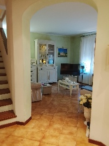 Foto Villa a schiera a Poggio a Caiano Centro di 160 m² con 6 locali
