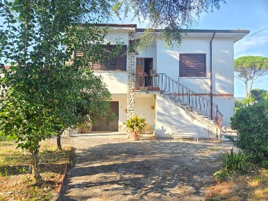 Foto Villa unifamiliare a Cascina Titignano - Visignano di 300 m²