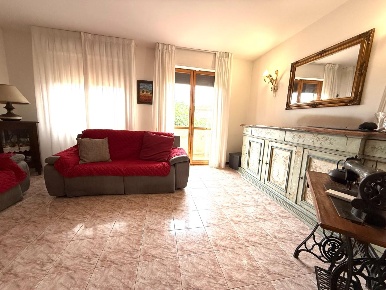 Foto Villa a schiera a Calcinaia Centro di 145 m² con 8 locali in vendita