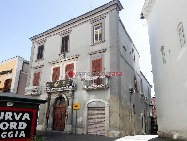 Foto Negozio in Corso Cairoli 65, Foggia Quartieri Settecenteschi di 120 m²