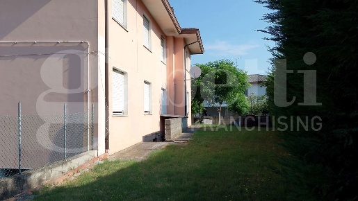 Foto Appartamento in Via CEREGNANO - Via Martiri Venticinque Aprile 151,