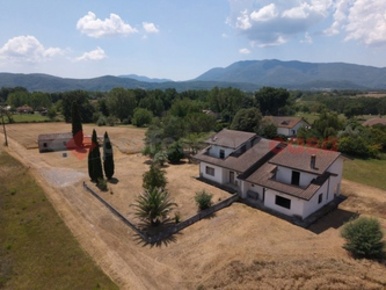 Foto Rustico in Via VALLE CIANTERRA SNC, Ceprano di 330 m² con 7 locali
