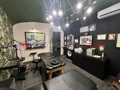 Foto Negozio in Corso Garibaldi 86, Portici di 50 m² con 2 locali