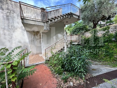 Foto Appartamento in Via DELLA COLLINA 2, Falconara Albanese di 68 m²